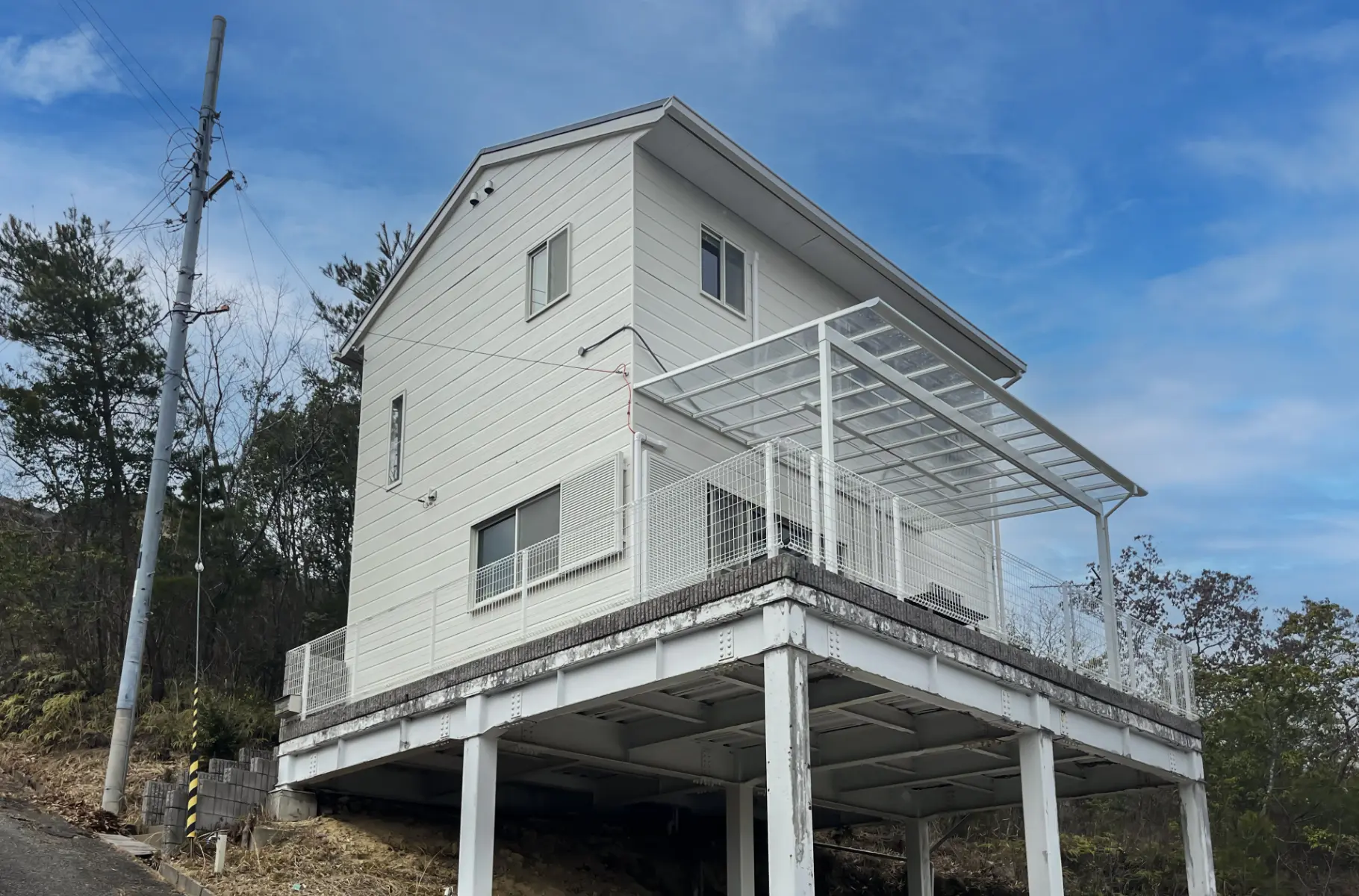 秘密基地 二房外観